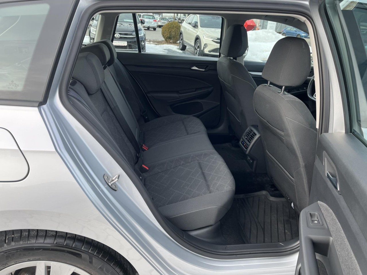 Golf VIII Variant 1.5 eTSI Life DSG (Navi+LED+Standh.+ACC)