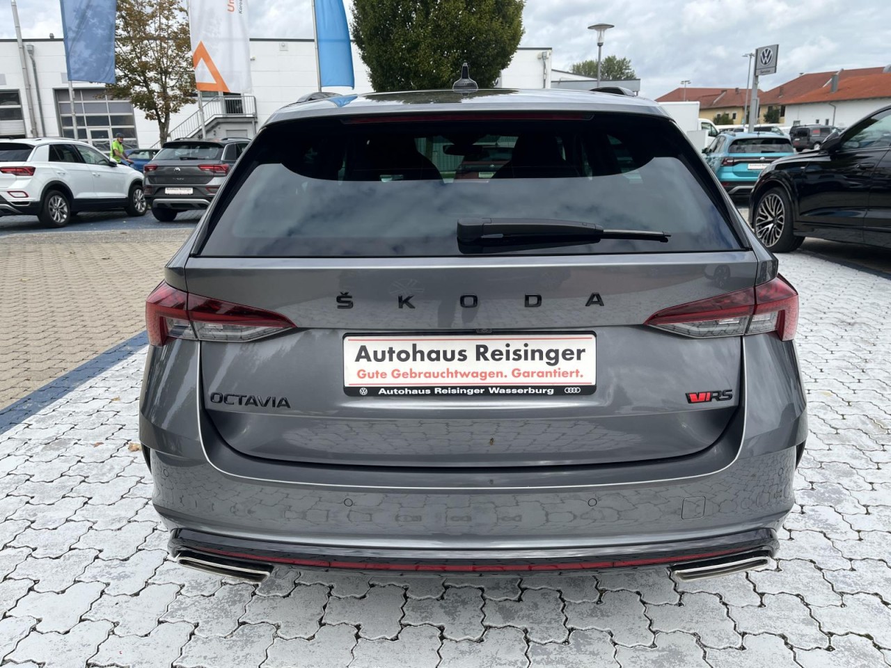 Octavia Combi 2.0 TDI RS Plus DSG (MatrixLED+NAVI+AHK+HeadUP+ACC+AppleCarPlay)