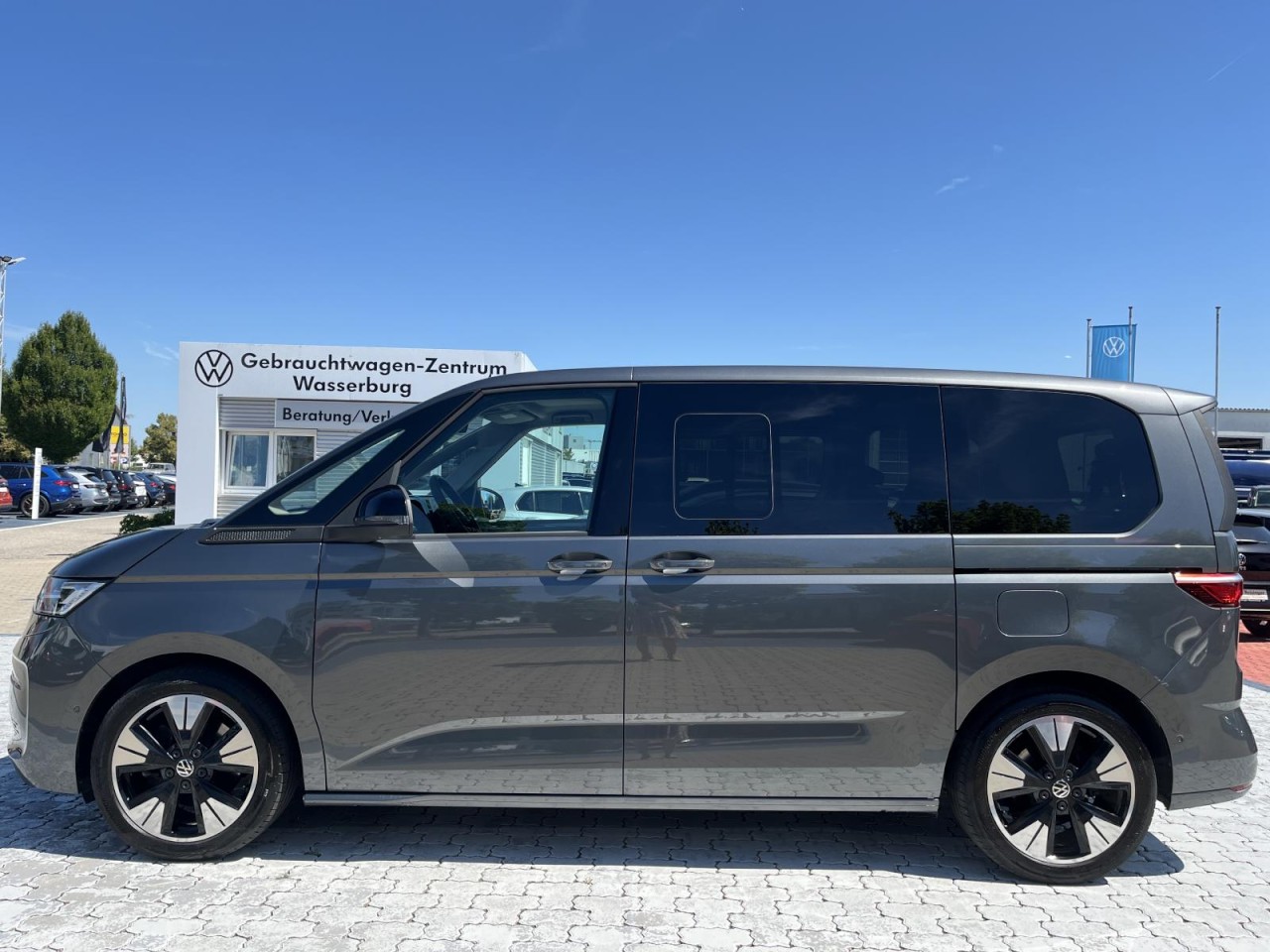 Multivan T7 2,0 TDI DSG Life KÜ (IQ.Light+Standhzg.+AHK)