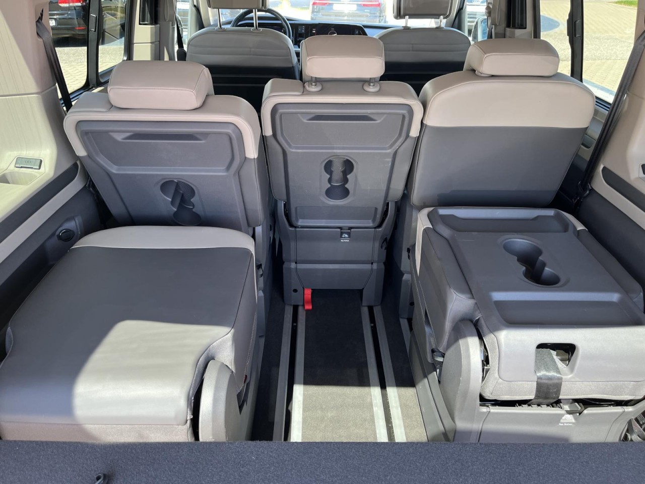 Multivan T7 2,0 TDI DSG Life KÜ (IQ.Light+Standhzg.+AHK)
