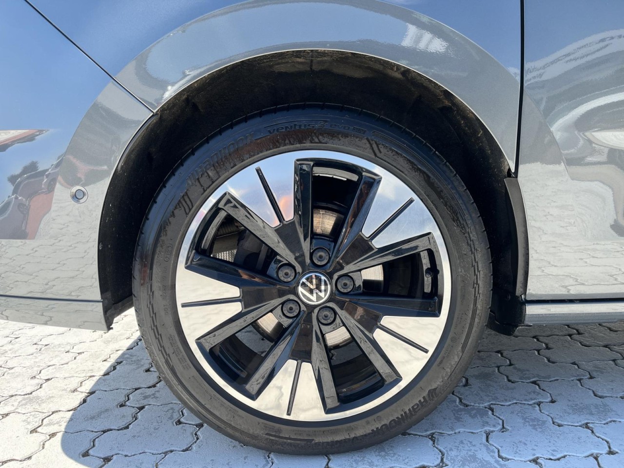 Multivan T7 2,0 TDI DSG Life KÜ (IQ.Light+Standhzg.+AHK)