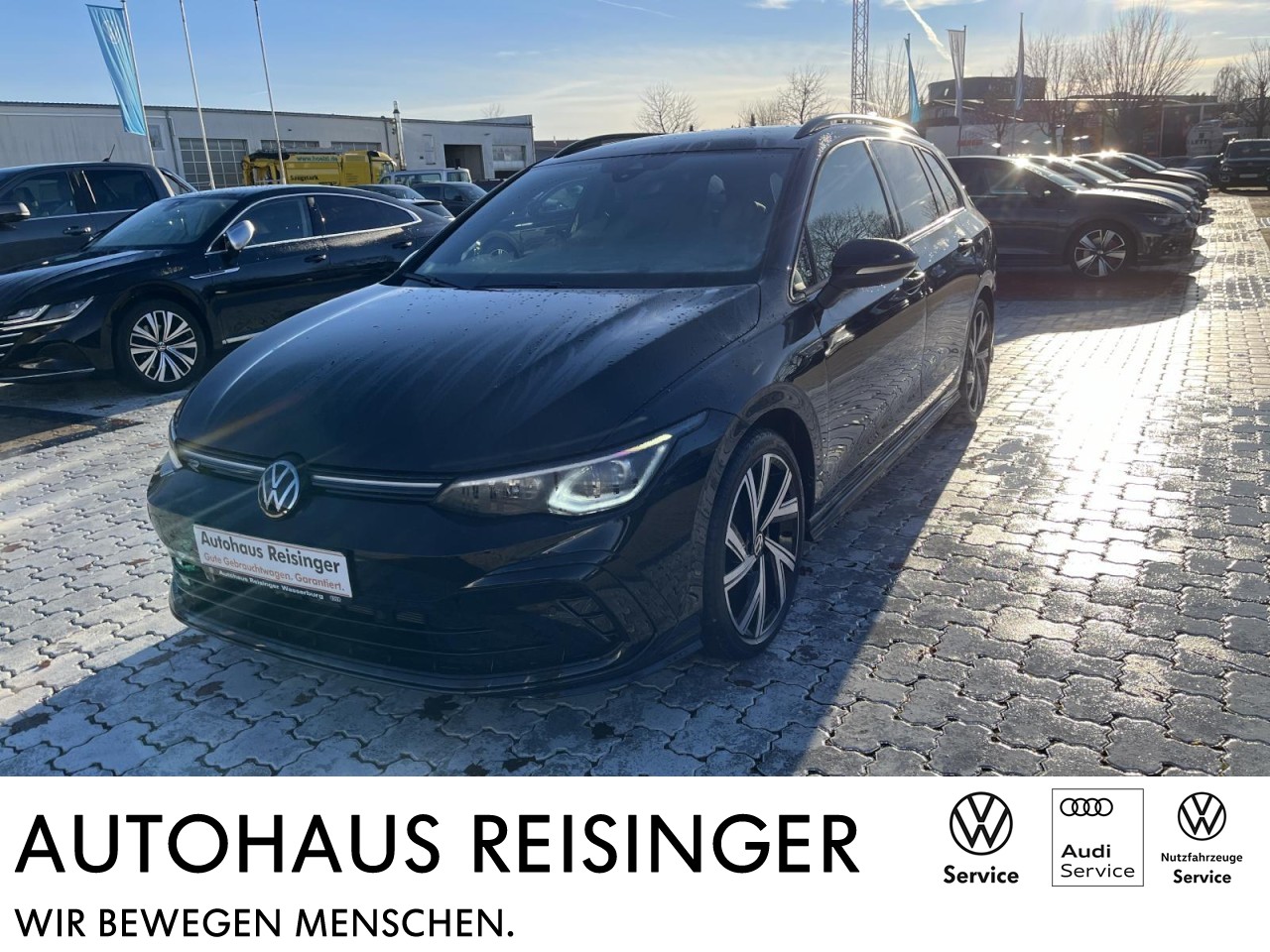 Golf VIII Variant 1,5 eTSI R-Line DSG (AHK+Navi+RearView)