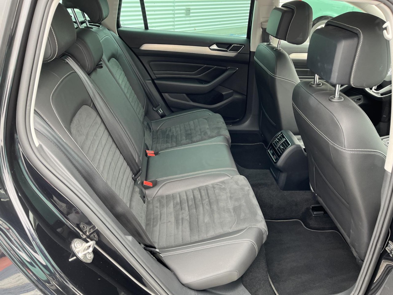 Passat Variant 2.0 TDI Elegance DSG (AHK+LEDMatrix+RearView)