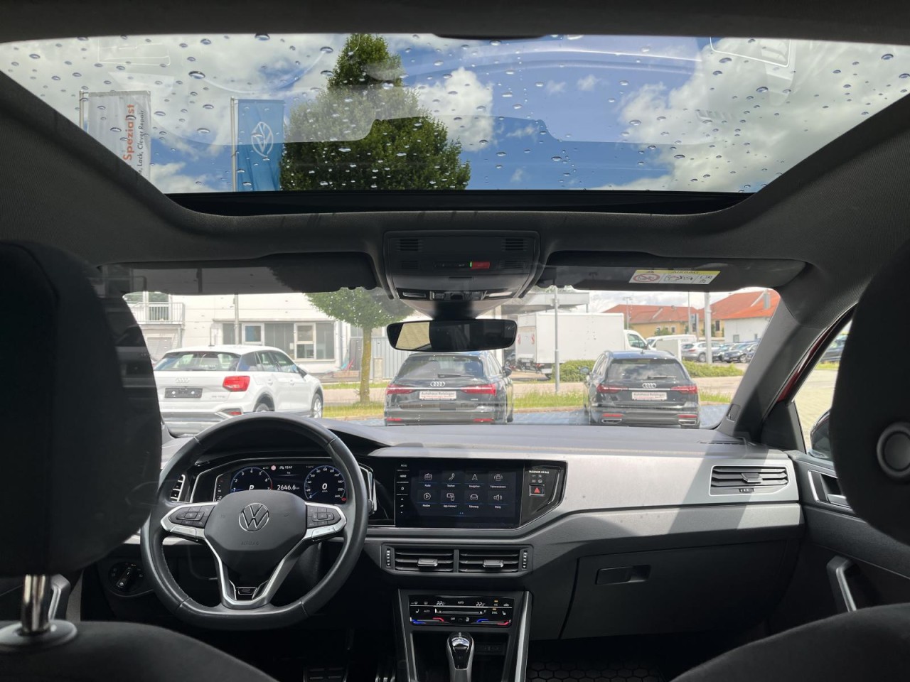 Taigo 1.0 TSI DSG R-Line (Panorama+RearView+Beats+ACC)