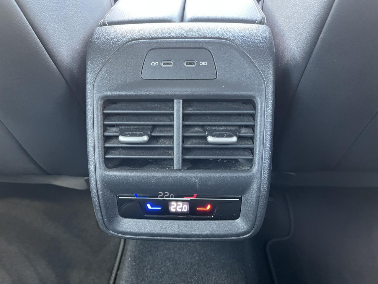 Passat Variant 2.0 TDI Business DSG (MatrixLED+APP+HeadUP+AHK+RearView+NAVI)