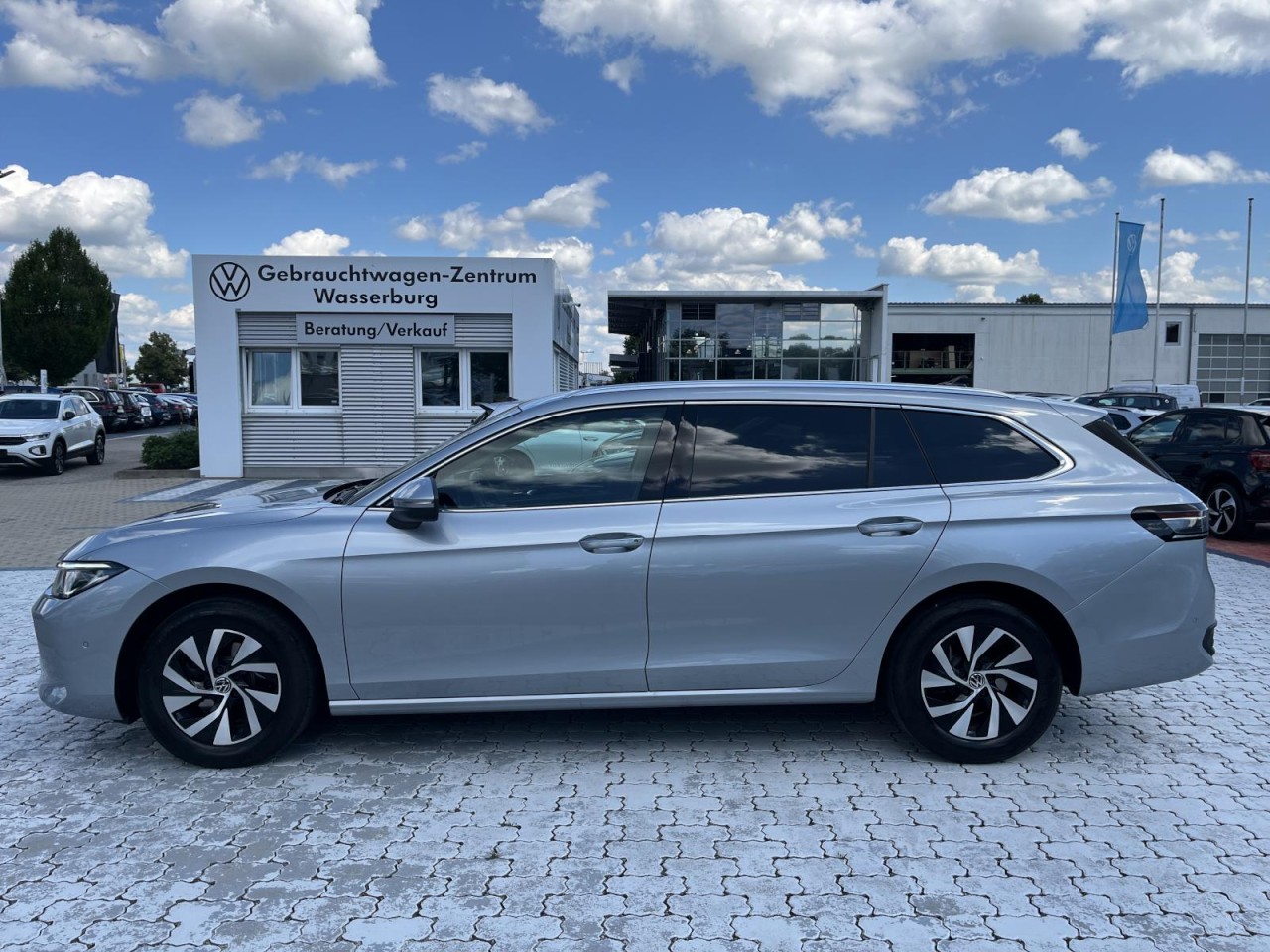 Passat Variant 2.0 TDI Business DSG (MatrixLED+APP+HeadUP+AHK+RearView+NAVI)