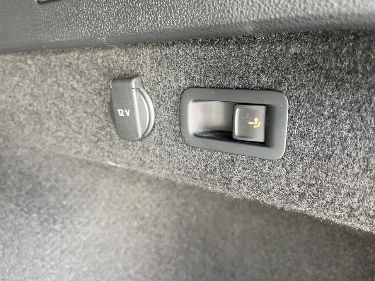 Passat Variant 1.4 TSI Comfortline (Navi+LED+AHK+R-Kamera)