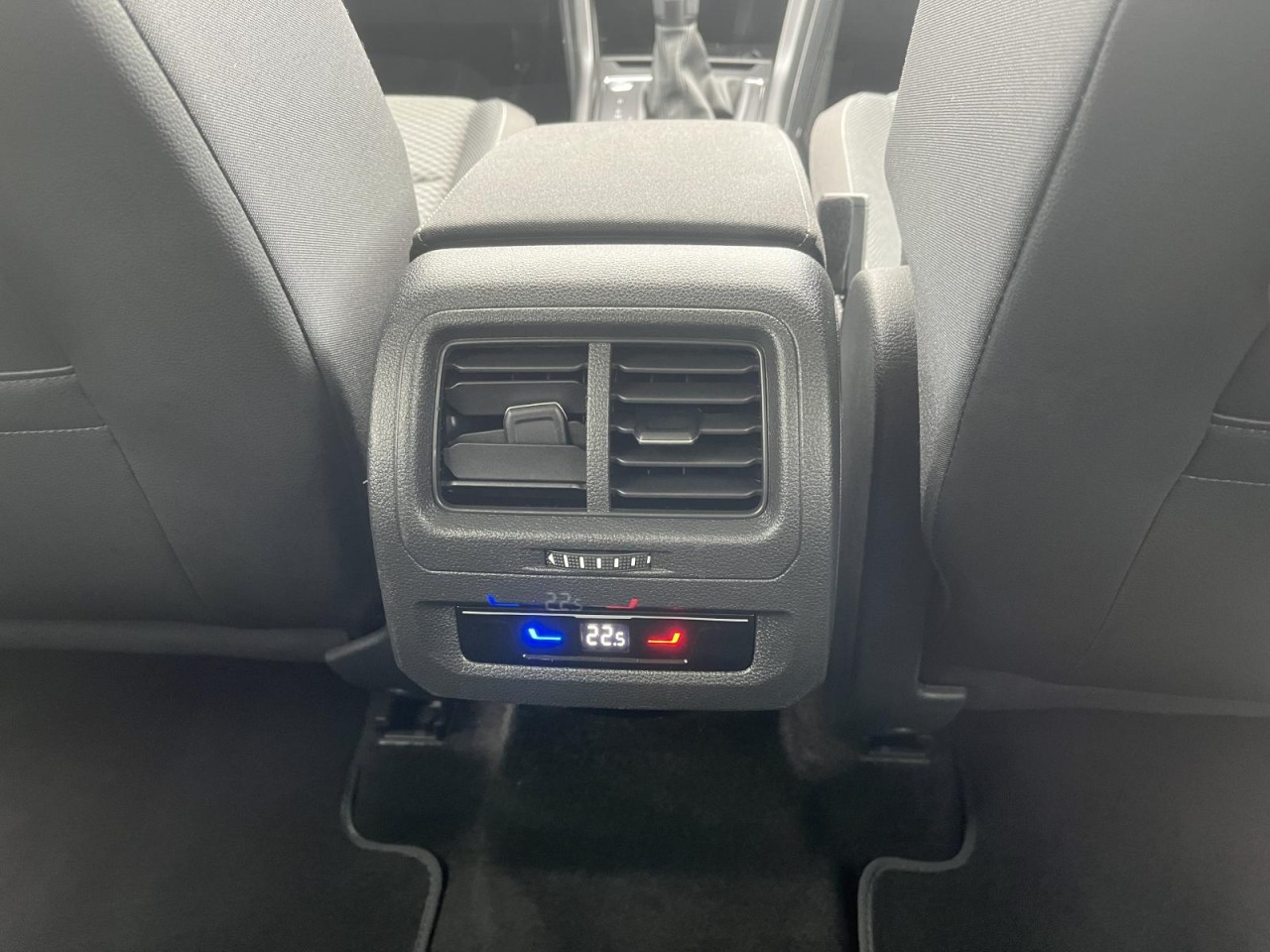Touran 2,0 TDI DSG Comfortline (LED+Sitzhzg.+RearView)
