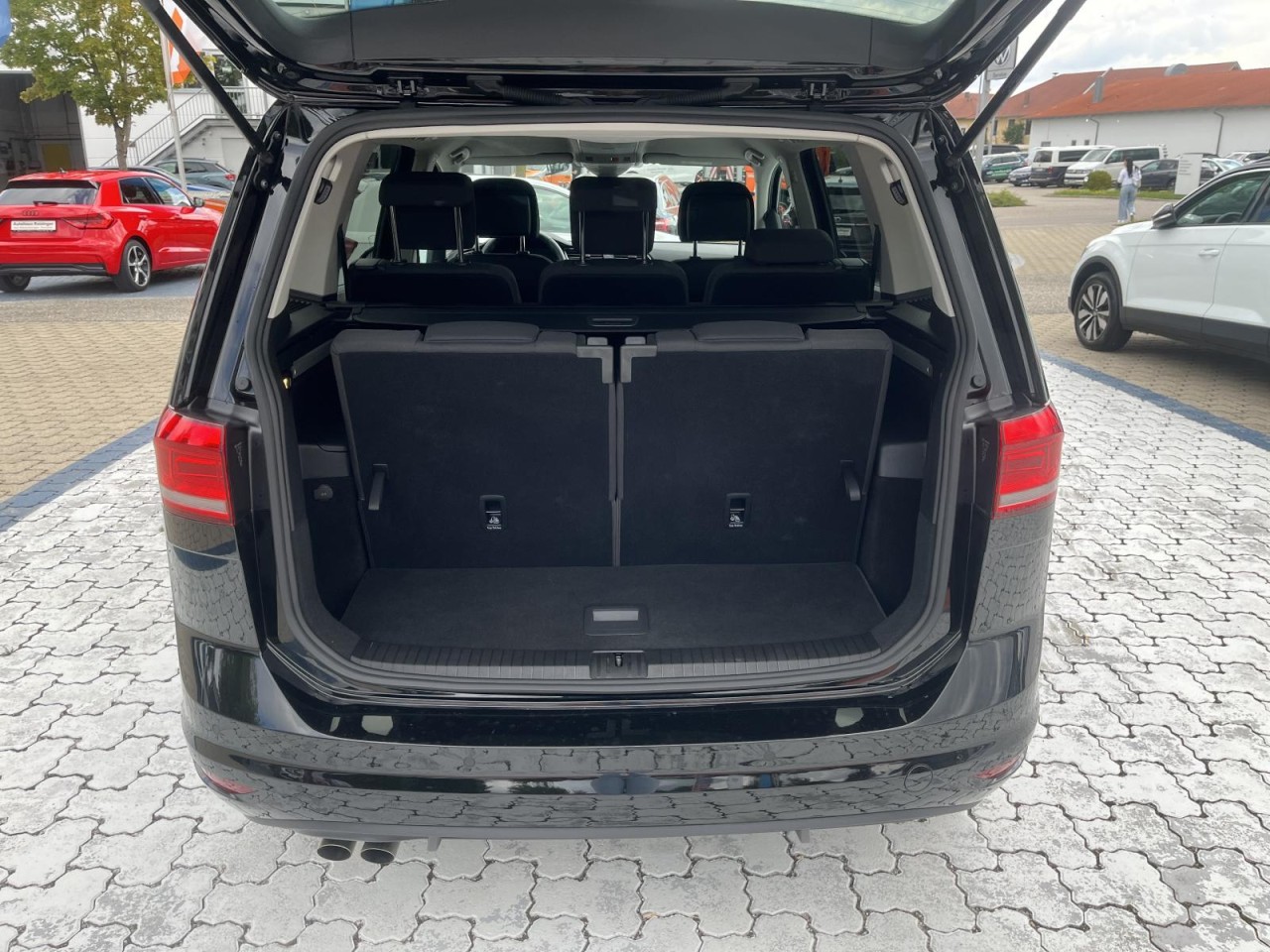 Touran 2,0 TDI DSG Comfortline (LED+Sitzhzg.+RearView)