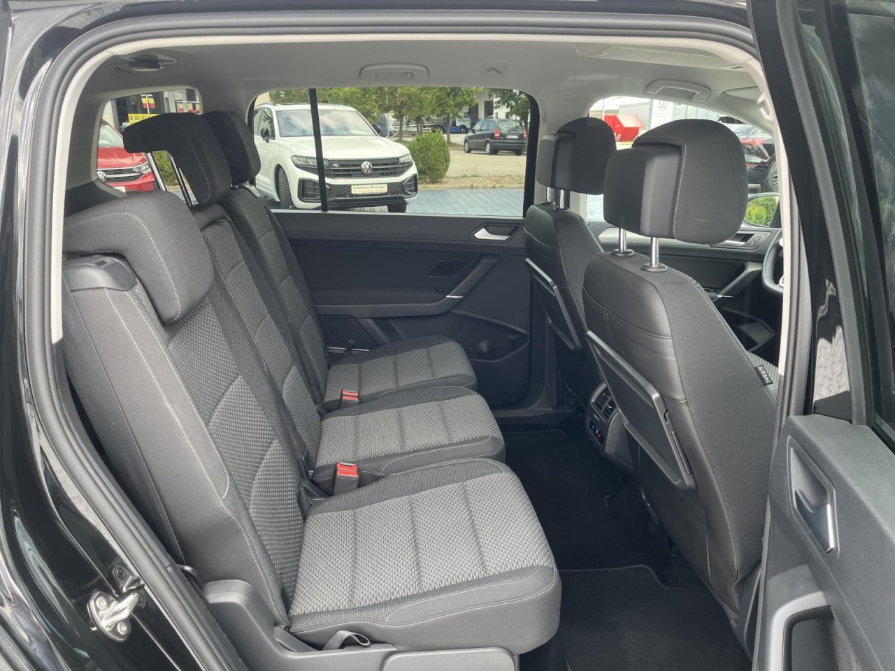 Touran 2,0 TDI DSG Comfortline (LED+Sitzhzg.+RearView)