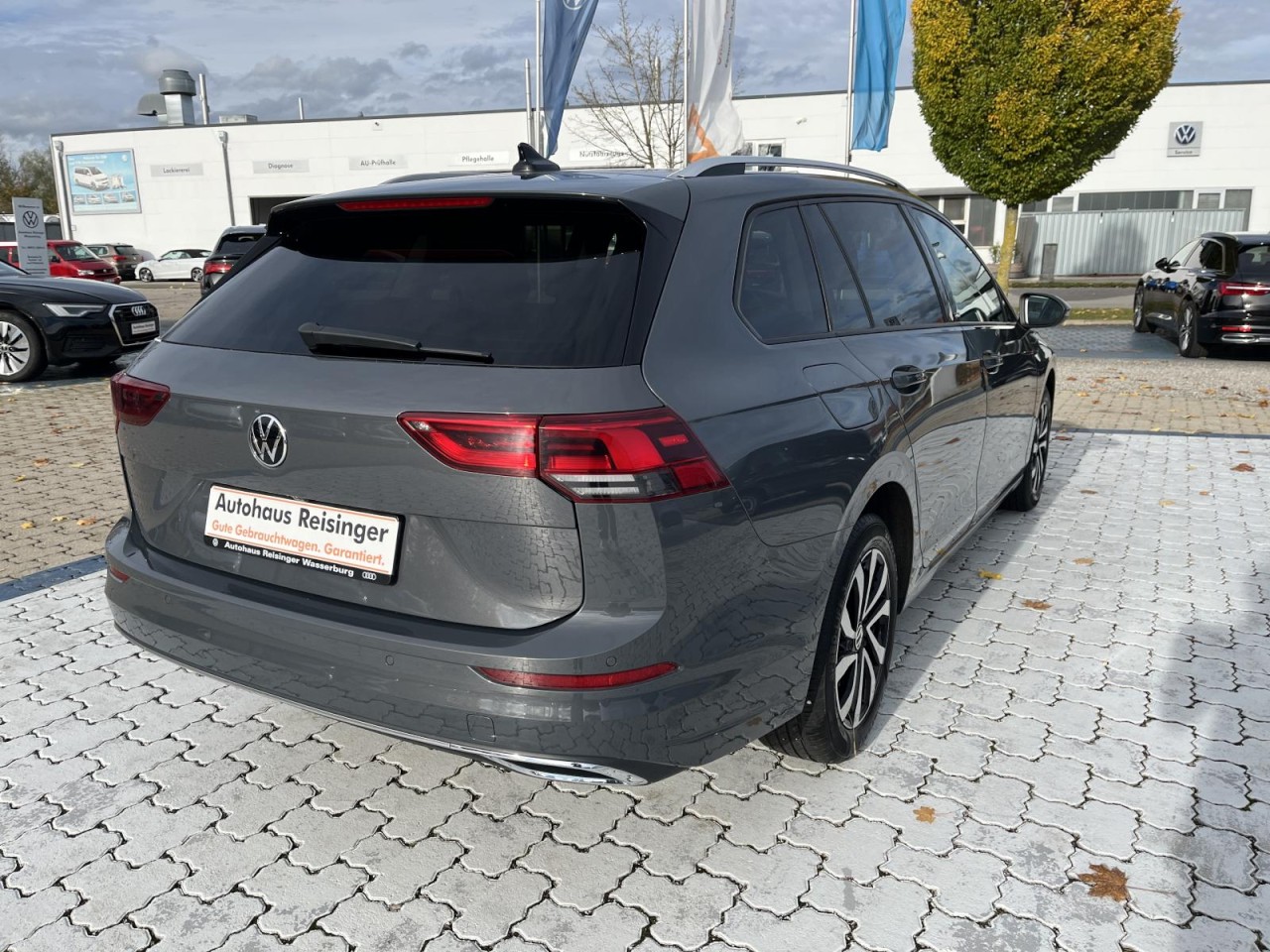 Golf VIII Variant 1.5 TSI Active (NAVI+LED+APP+RearView)