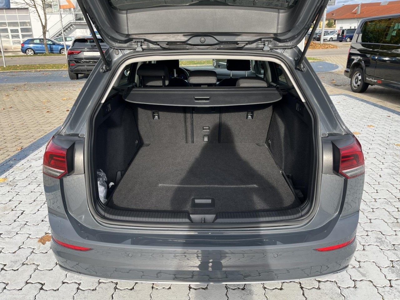Golf VIII Variant 1.5 TSI Active (NAVI+LED+APP+RearView)