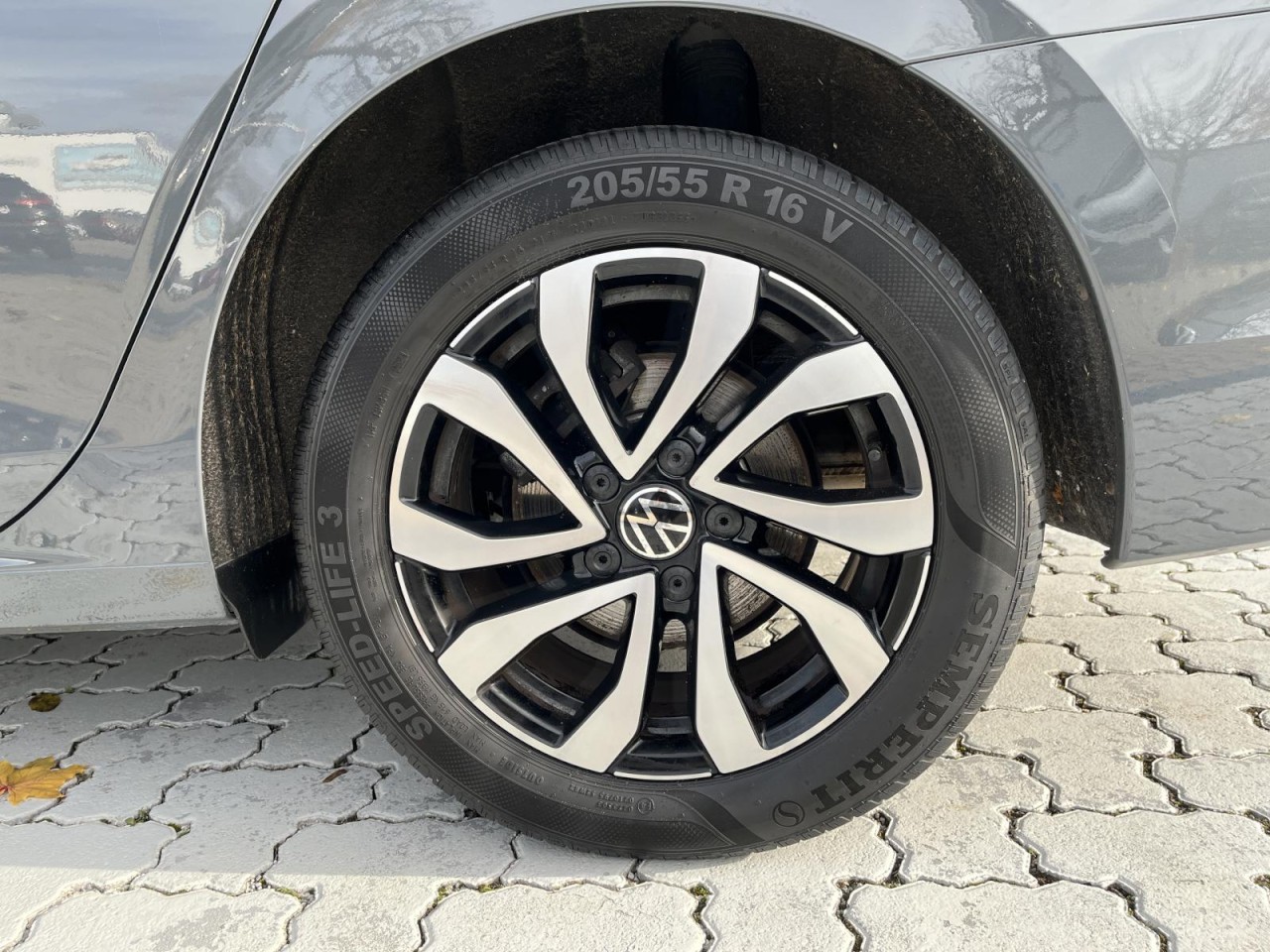 Golf VIII Variant 1.5 TSI Active (NAVI+LED+APP+RearView)