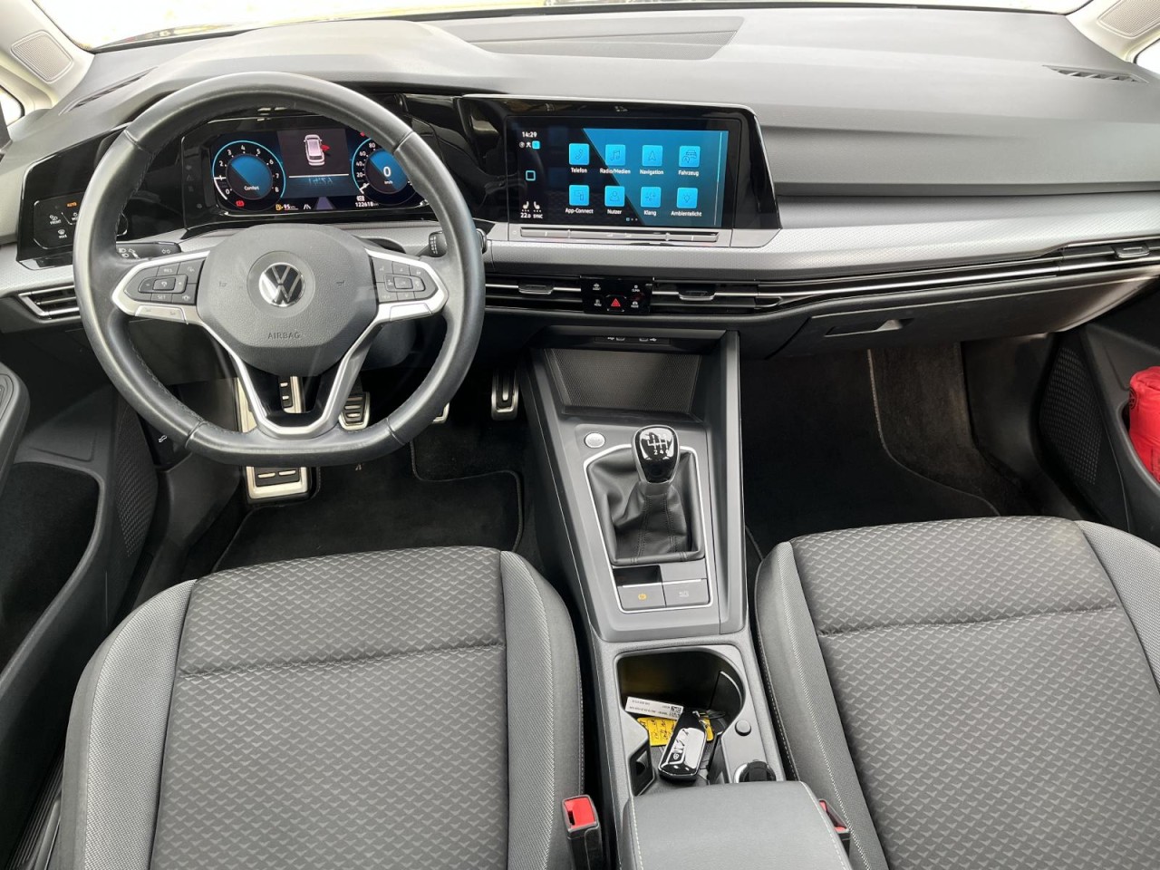 Golf VIII Variant 1.5 TSI Active (NAVI+LED+APP+RearView)