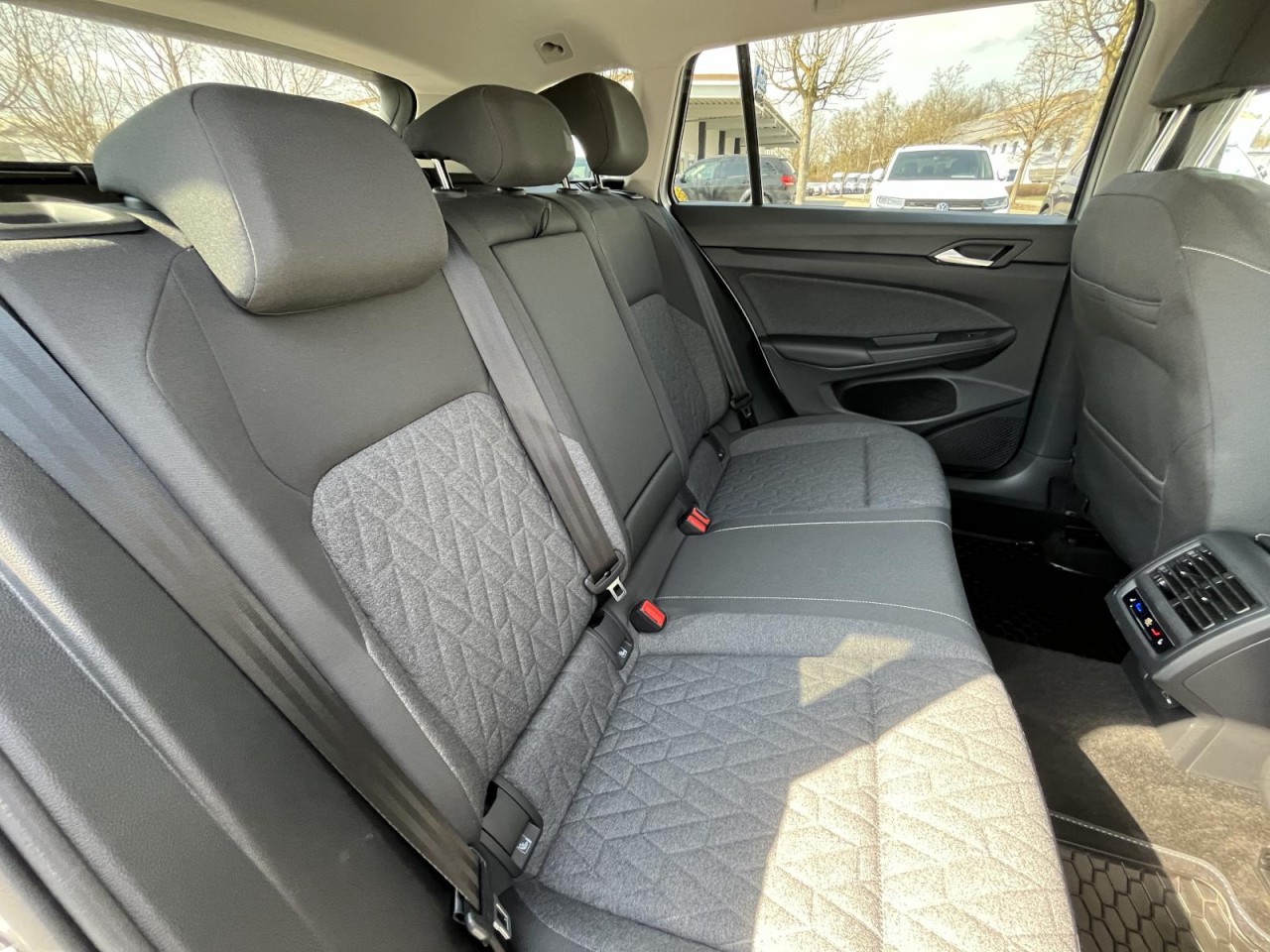 Golf VIII Variant 1.5 TSI Move (LED+NAVI+APP+Standh.)