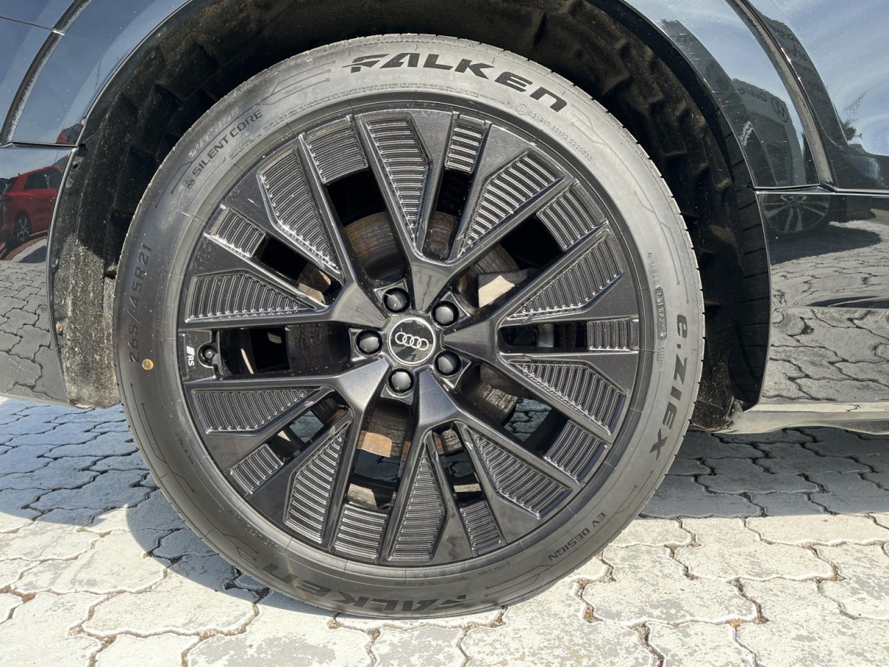 Q8 e-tron 55 quattro S-Lline (MatrixLED+MMINavi+Bang&Oluf.)
