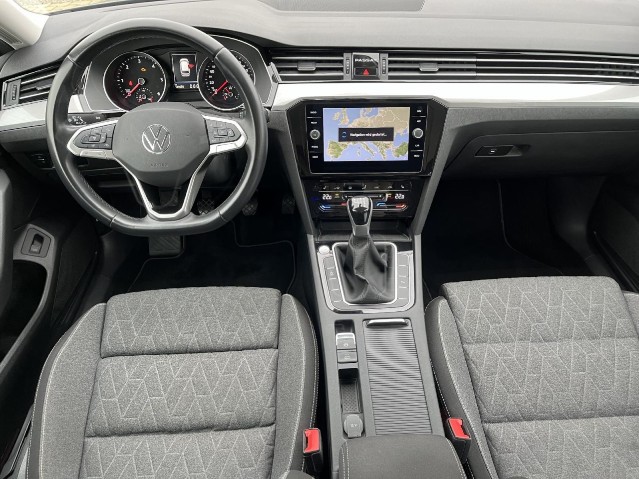 Passat Variant 2,0 TDI Bussines (Navi+ACC+LED)