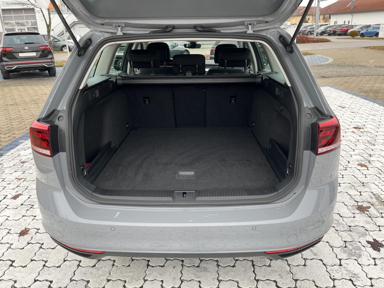 Passat Variant 2,0 TDI Bussines (Navi+ACC+LED)