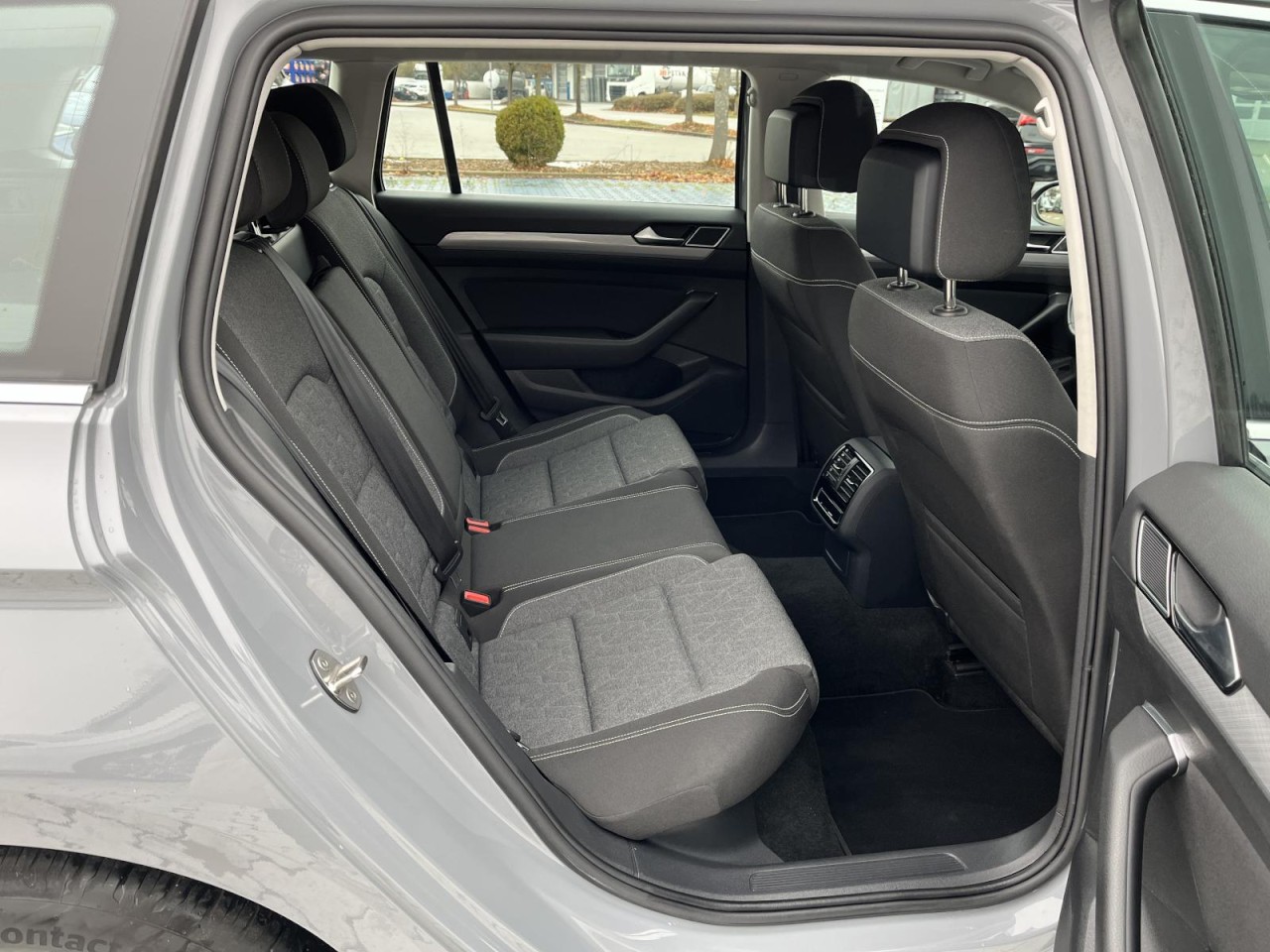 Passat Variant 2,0 TDI Bussines (Navi+ACC+LED)