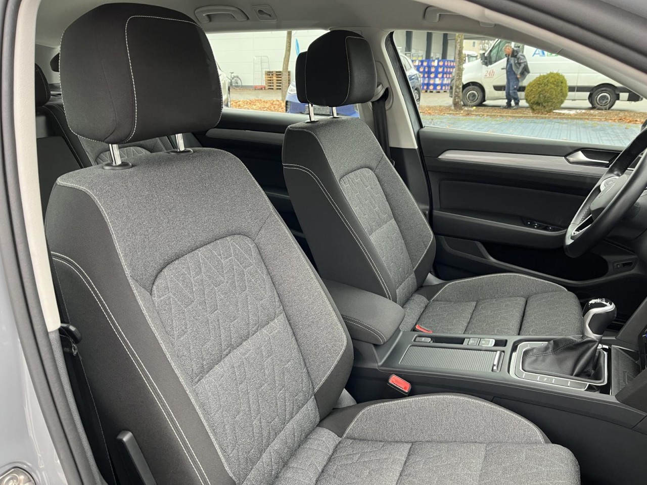 Passat Variant 2,0 TDI Bussines (Navi+ACC+LED)