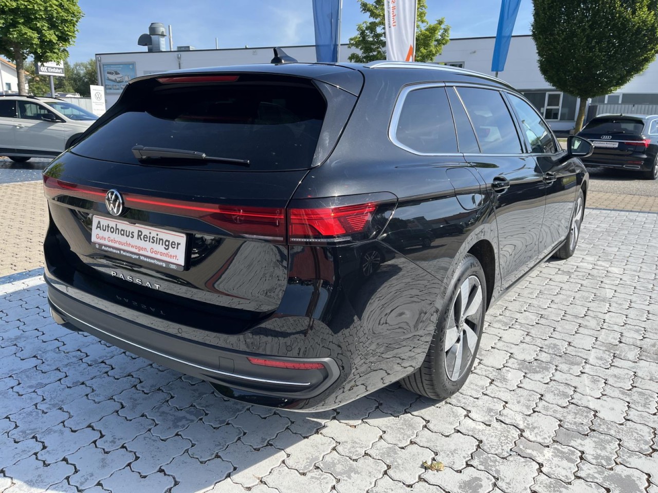 Passat Variant 2.0 TDI Business DSG (LED+NAVI+AHK+APP+ACC+RearView+HeadUp)