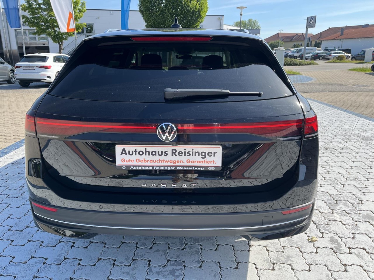 Passat Variant 2.0 TDI Business DSG (LED+NAVI+AHK+APP+ACC+RearView+HeadUp)