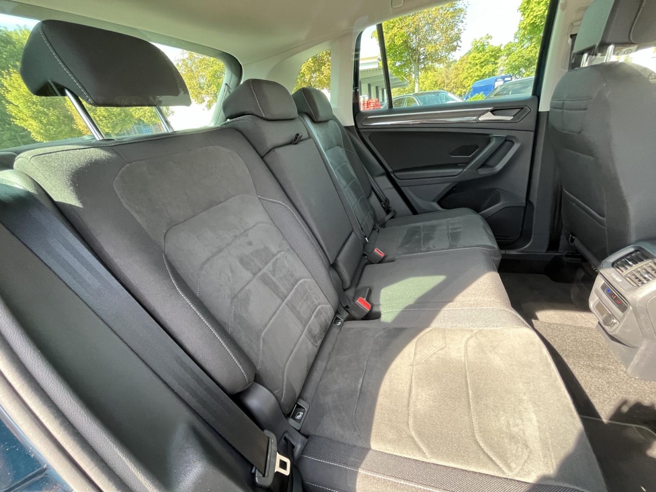 Tiguan 2.0 TDI Elegance (MatrixLED+NAVI+APP+AHK+IQDrive+Standh.)