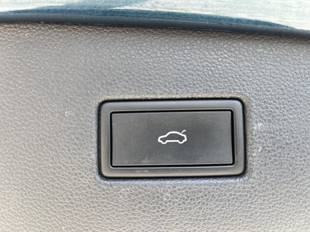 Tiguan 2.0 TDI Elegance (MatrixLED+NAVI+APP+AHK+IQDrive+Standh.)