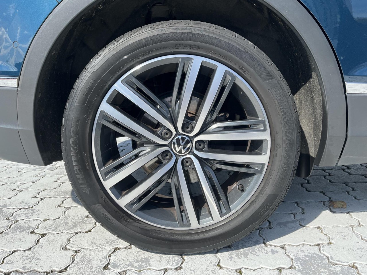Tiguan 2.0 TDI Elegance (MatrixLED+NAVI+APP+AHK+IQDrive+Standh.)