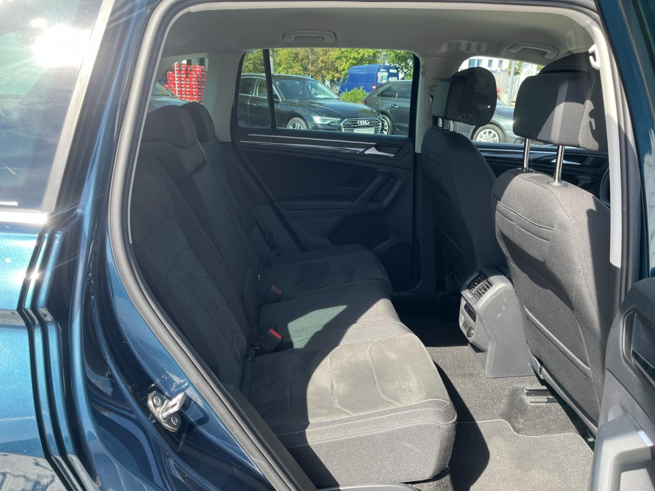Tiguan 2.0 TDI Elegance (MatrixLED+NAVI+APP+AHK+IQDrive+Standh.)