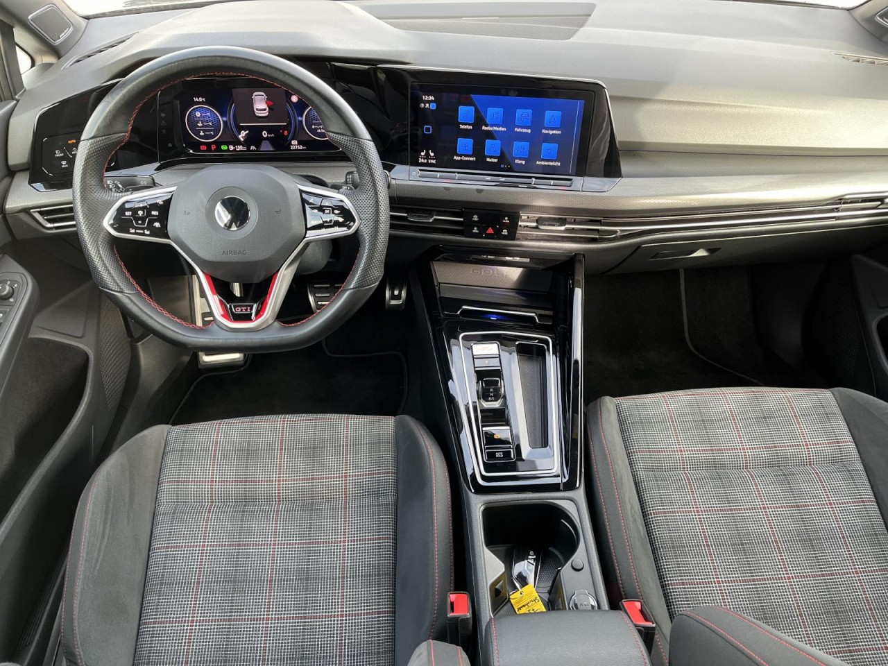 Golf VIII 2.0 TSI GTI DSG (18 Zoll,Harman Kardon,AHK)