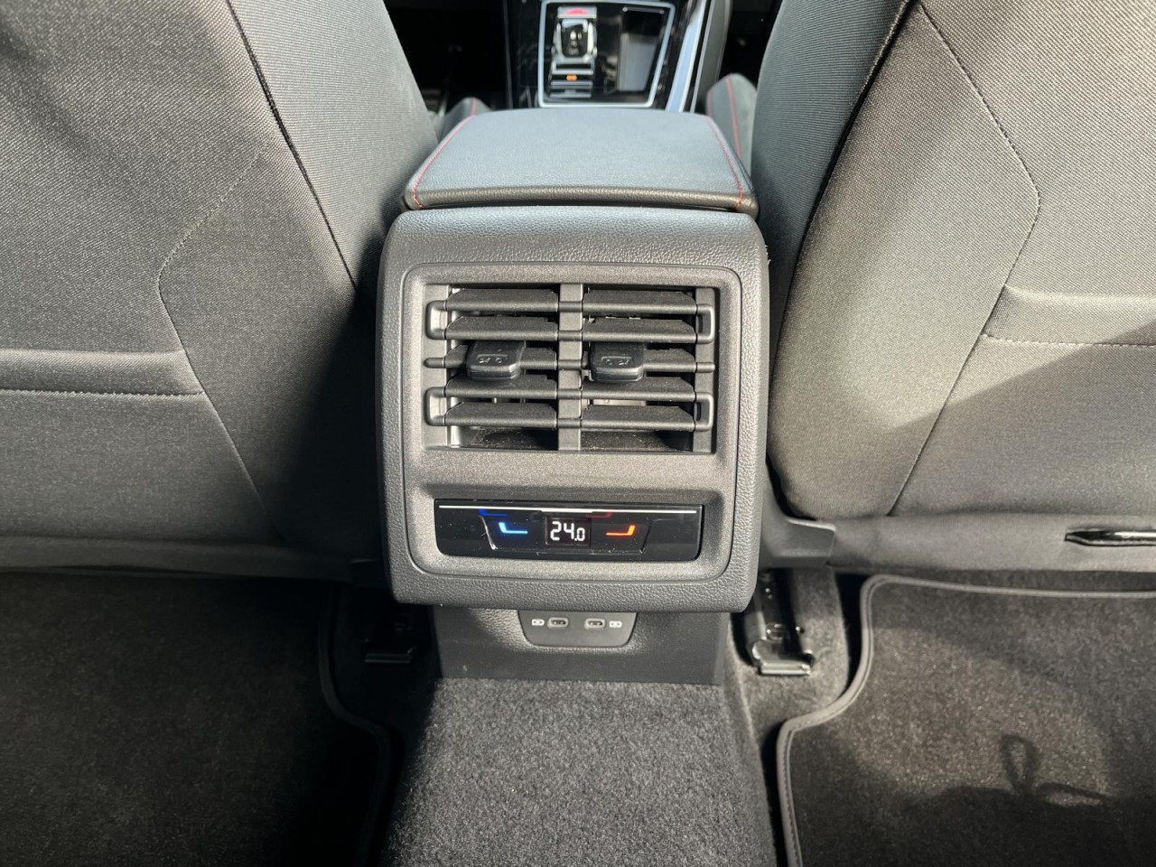 Golf VIII 2.0 TSI GTI DSG (18 Zoll,Harman Kardon,AHK)