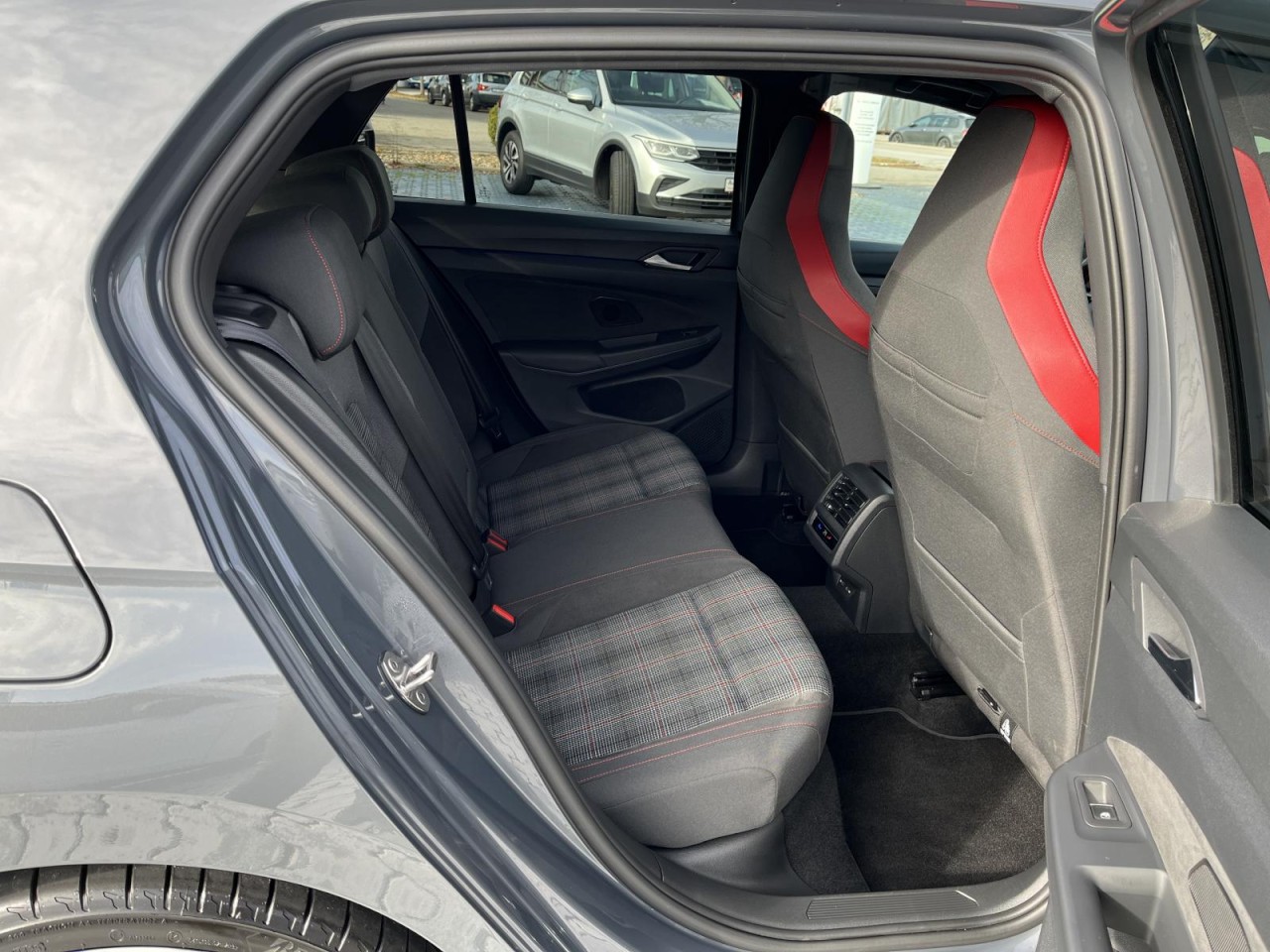 Golf VIII 2.0 TSI GTI DSG (18 Zoll,Harman Kardon,AHK)