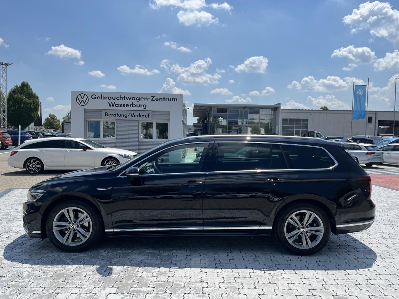 Passat Variant 2.0 TDI DSG R-Line (MatrixLED+AHK+Standh.+R-Kamera)