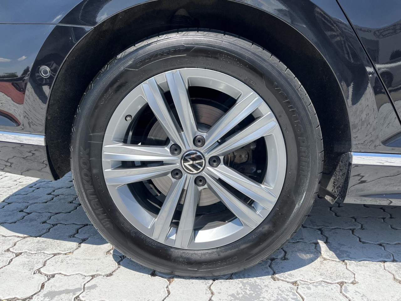 Passat Variant 2.0 TDI DSG R-Line (MatrixLED+AHK+Standh.+R-Kamera)