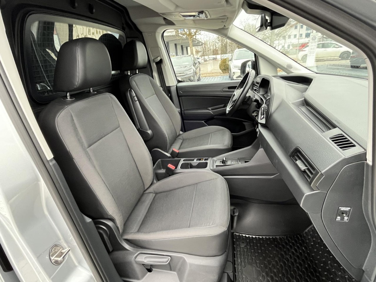 Caddy Maxi 2,0 TDI DSG Cargo (NAVI,LED,RearView,Standh.)