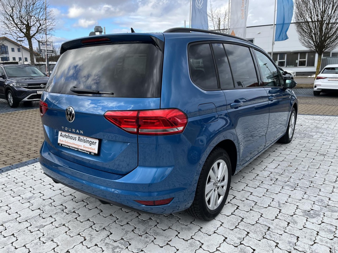 Touran 2.0 TDI Comfortline. (APP+ACC+Keyless)