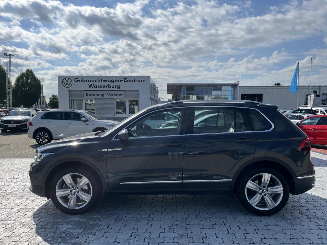 Tiguan 2.0 TSI 4 Motion Elegance.DSG (IQLight+NAVI+APP+ACC+HeadUP+Panorama)