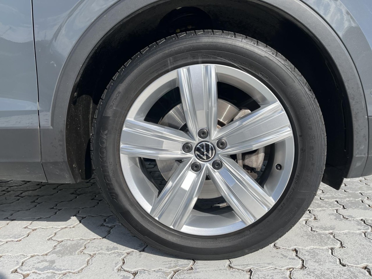 Tiguan 2.0 TSI 4 Motion Elegance.DSG (IQLight+NAVI+APP+ACC+HeadUP+Panorama)