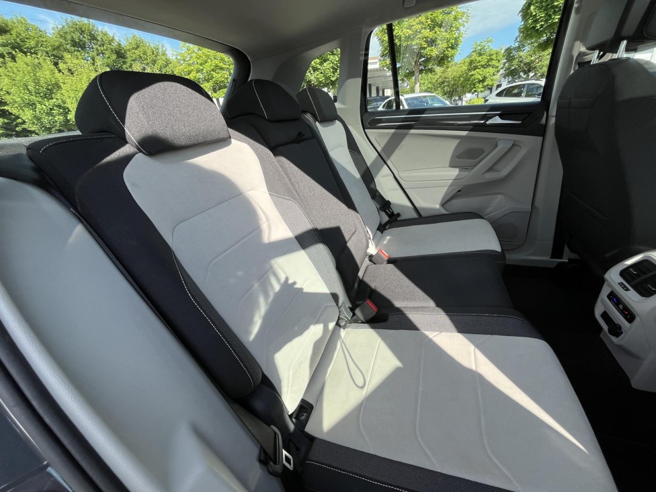 Tiguan 2.0 TSI 4 Motion Elegance.DSG (IQLight+NAVI+APP+ACC+HeadUP+Panorama)