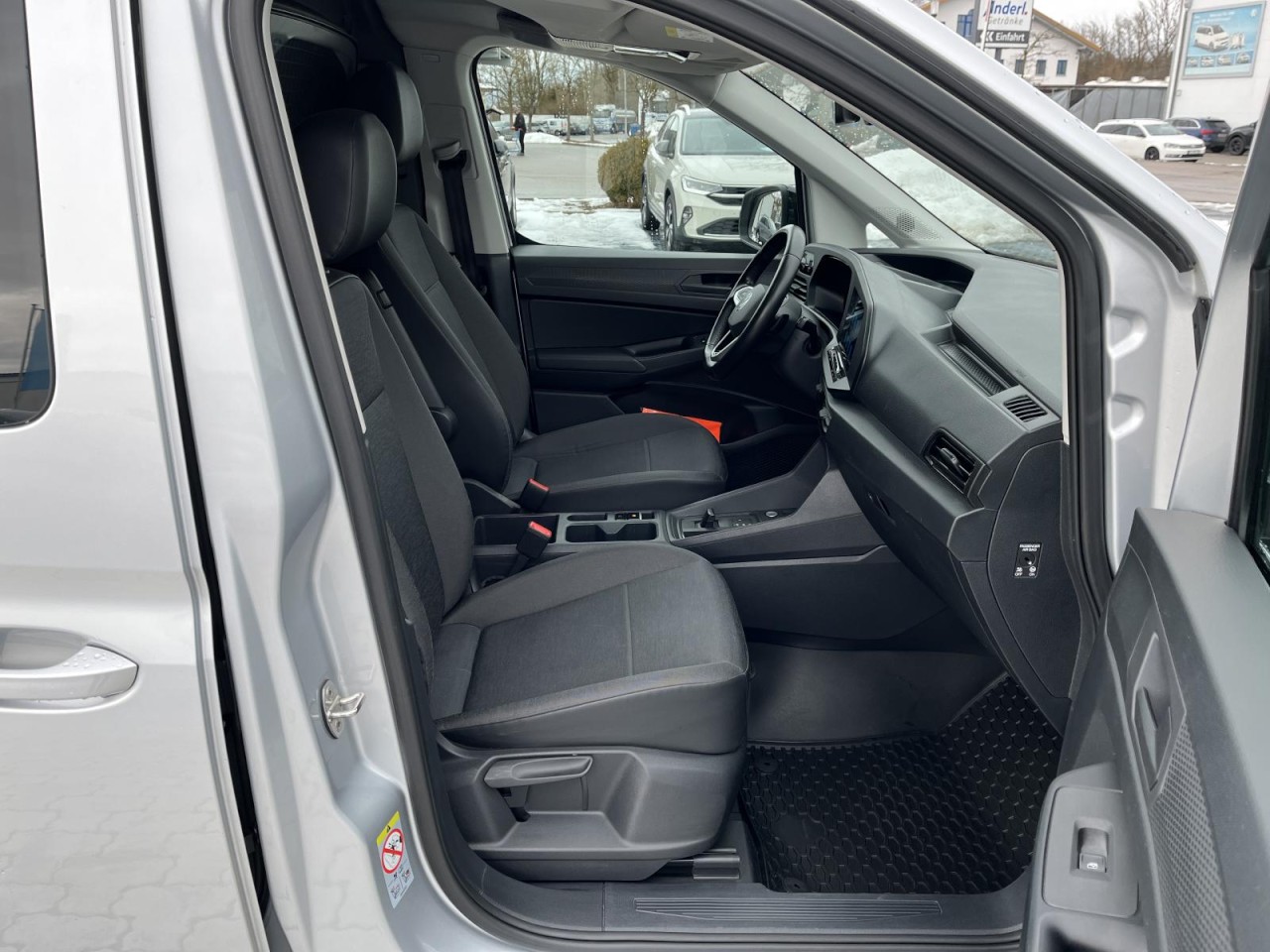 Caddy Cargo 2.0 TDI DSG ( LED+NAV+RearView+Standh.)