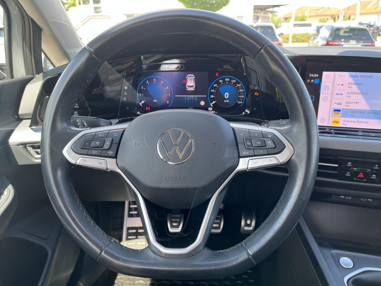 Golf VIII Variant 1,5 TSI Active (NAVI+LED+APP+SH+Standh.)