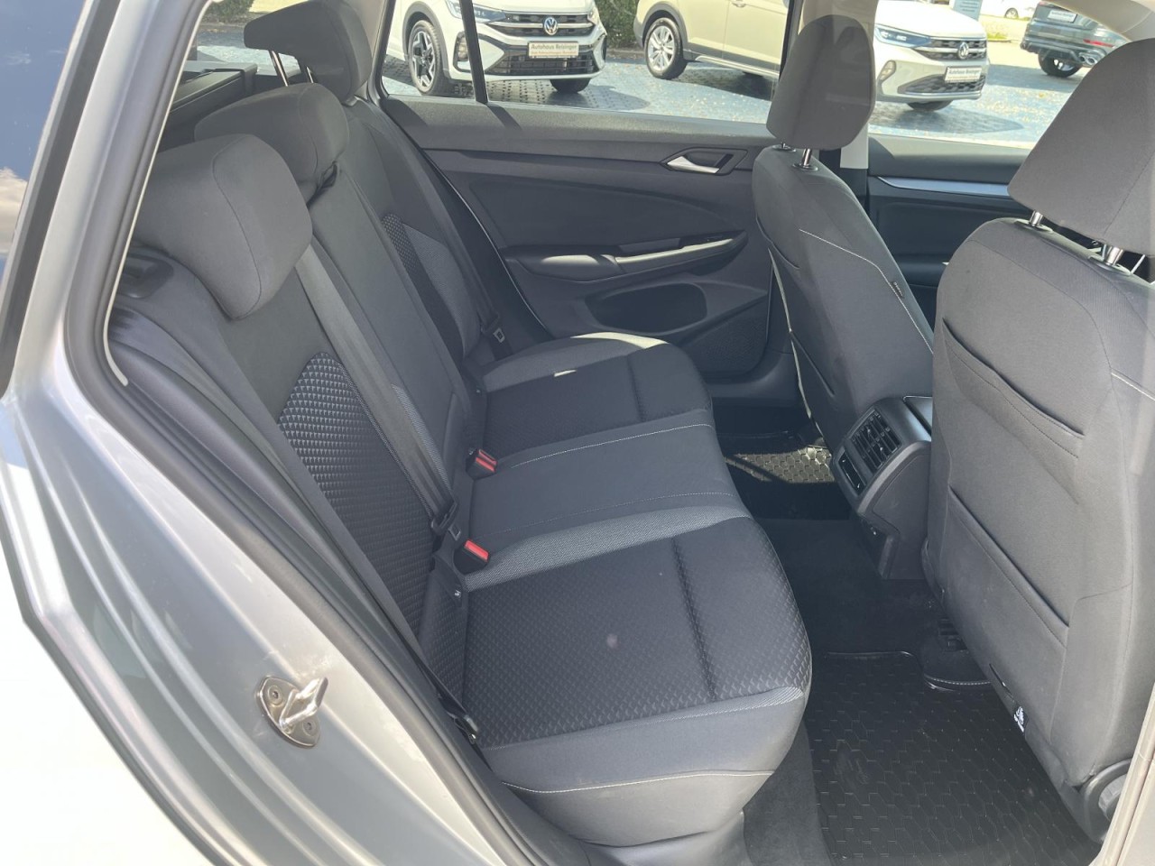 Golf VIII Variant 1,5 TSI Active (NAVI+LED+APP+SH+Standh.)