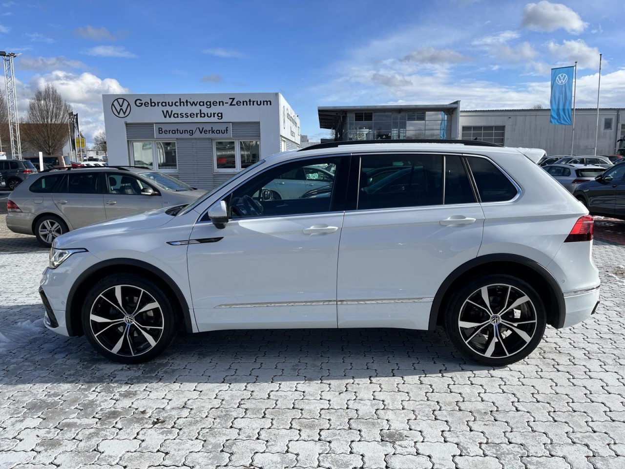 Tiguan 2.0 TDI R-Line DSG (MatrixLED+NAVI+AHK+AreaView+ACC)