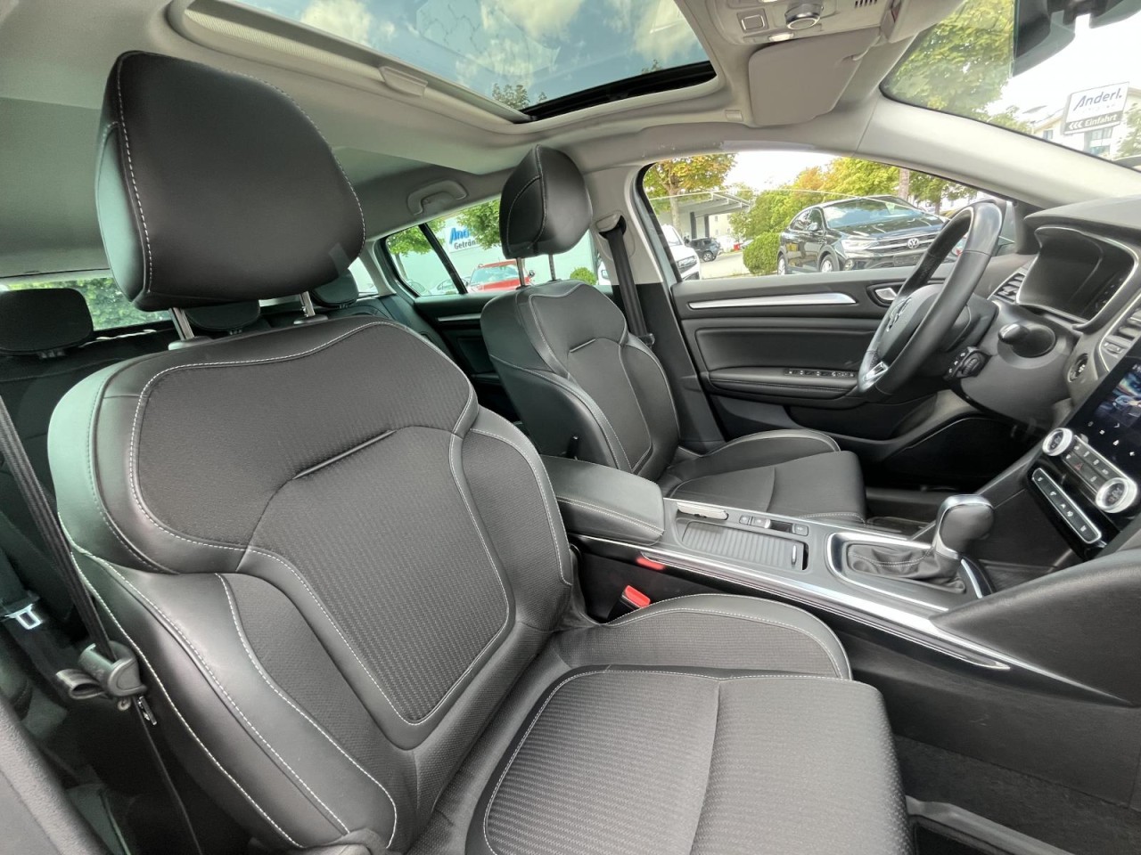 Megane IV 1.3 TCe 140 Grandtour Intens (LED+ACC)