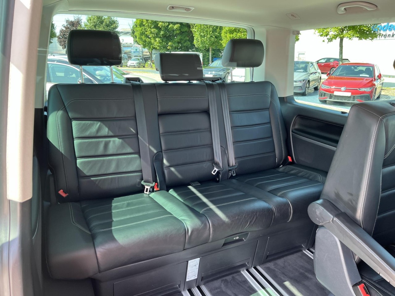 Multivan T6.1 2,0 TDI DSG Highline 4MOTION (STH,LED,Navi,AHK)