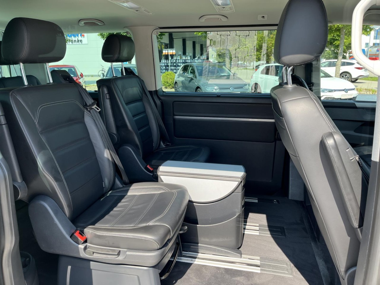 Multivan T6.1 2,0 TDI DSG Highline 4MOTION (STH,LED,Navi,AHK)