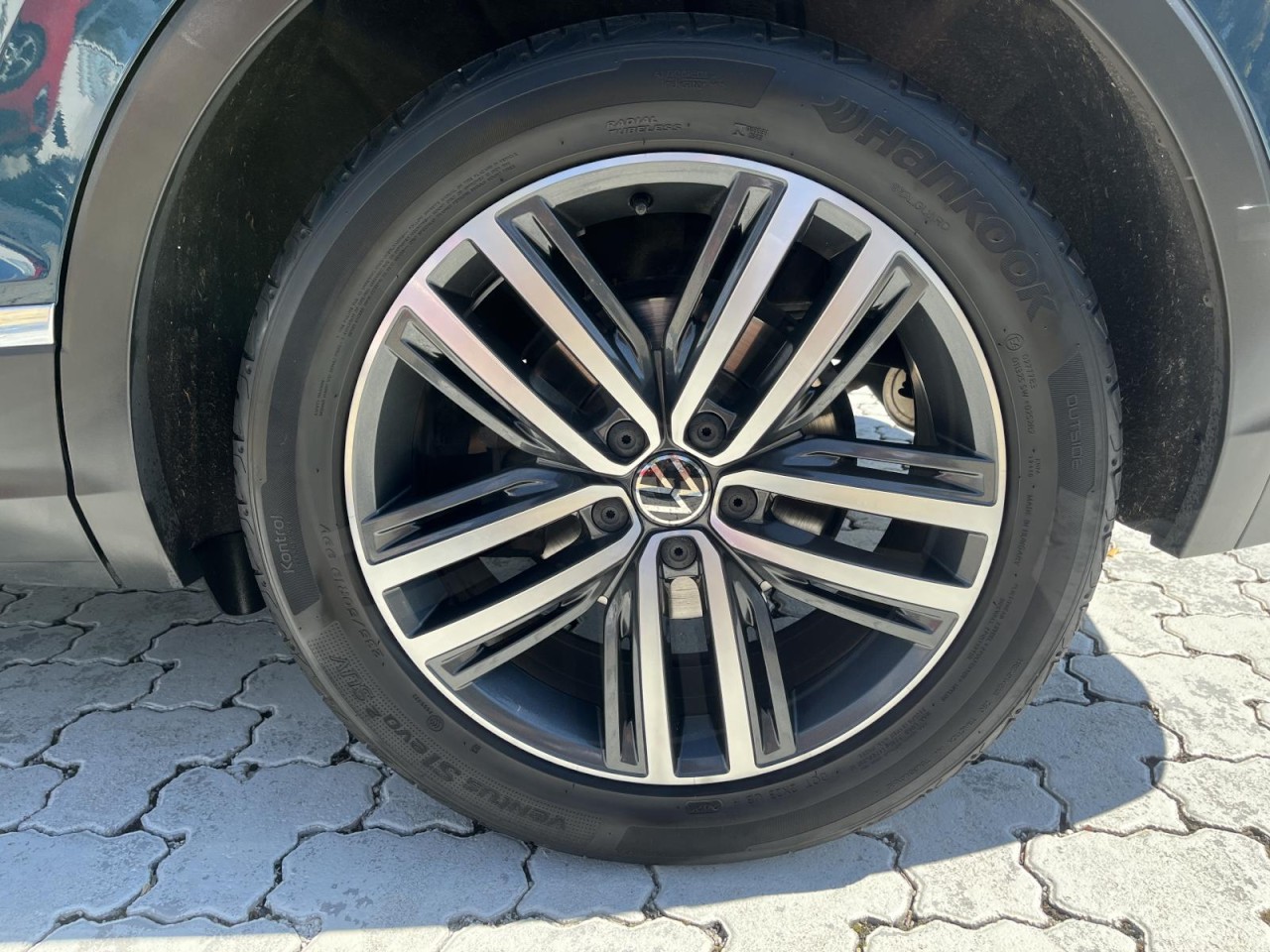 Tiguan 1.5 TSI Elegance DSG (MatrixLED+APP+NAVI+AHK+Panor.+Standh.+RearView)