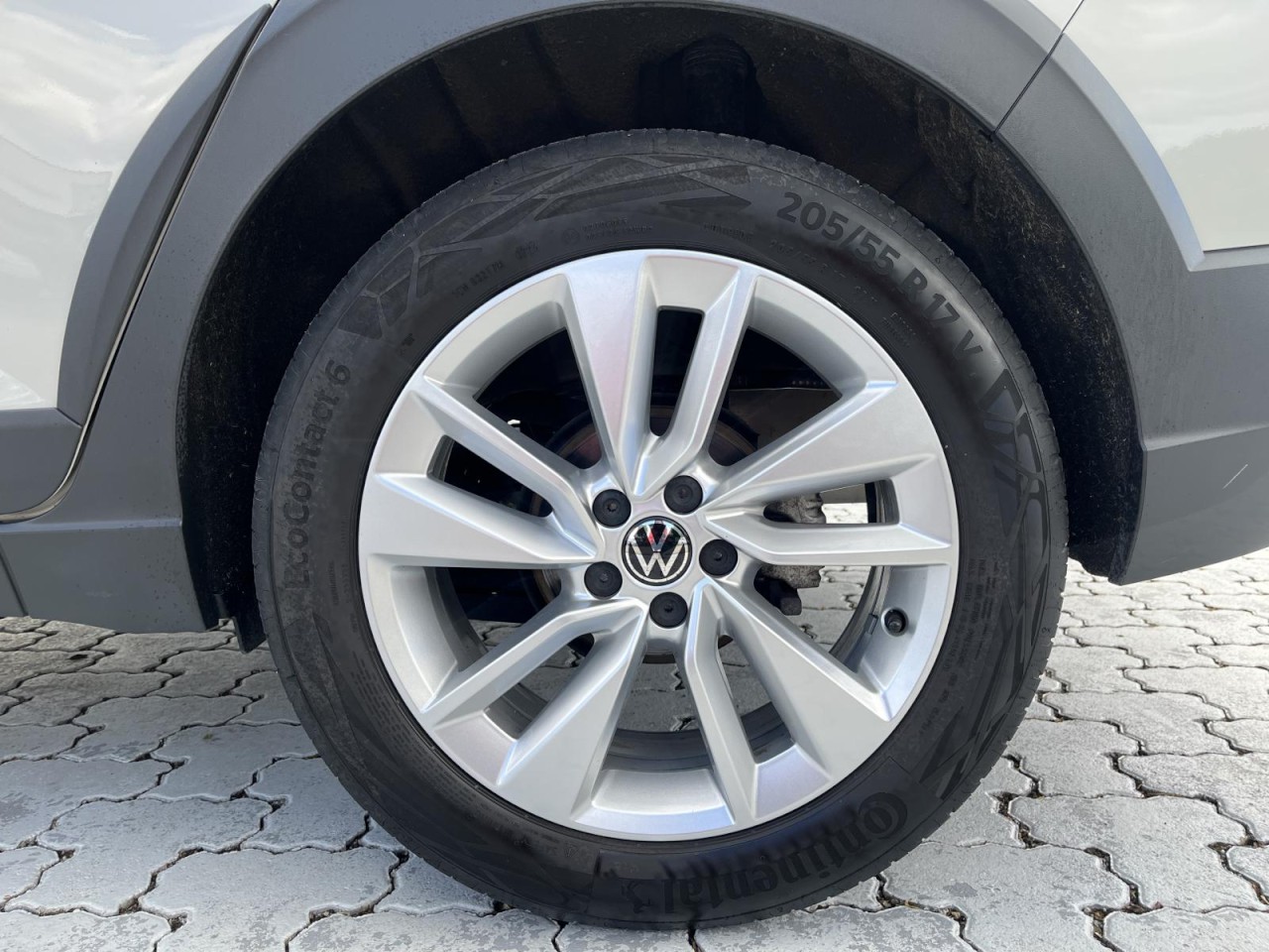 Taigo 1.0 TSI Move DSG (IQLight+APP+RearView)