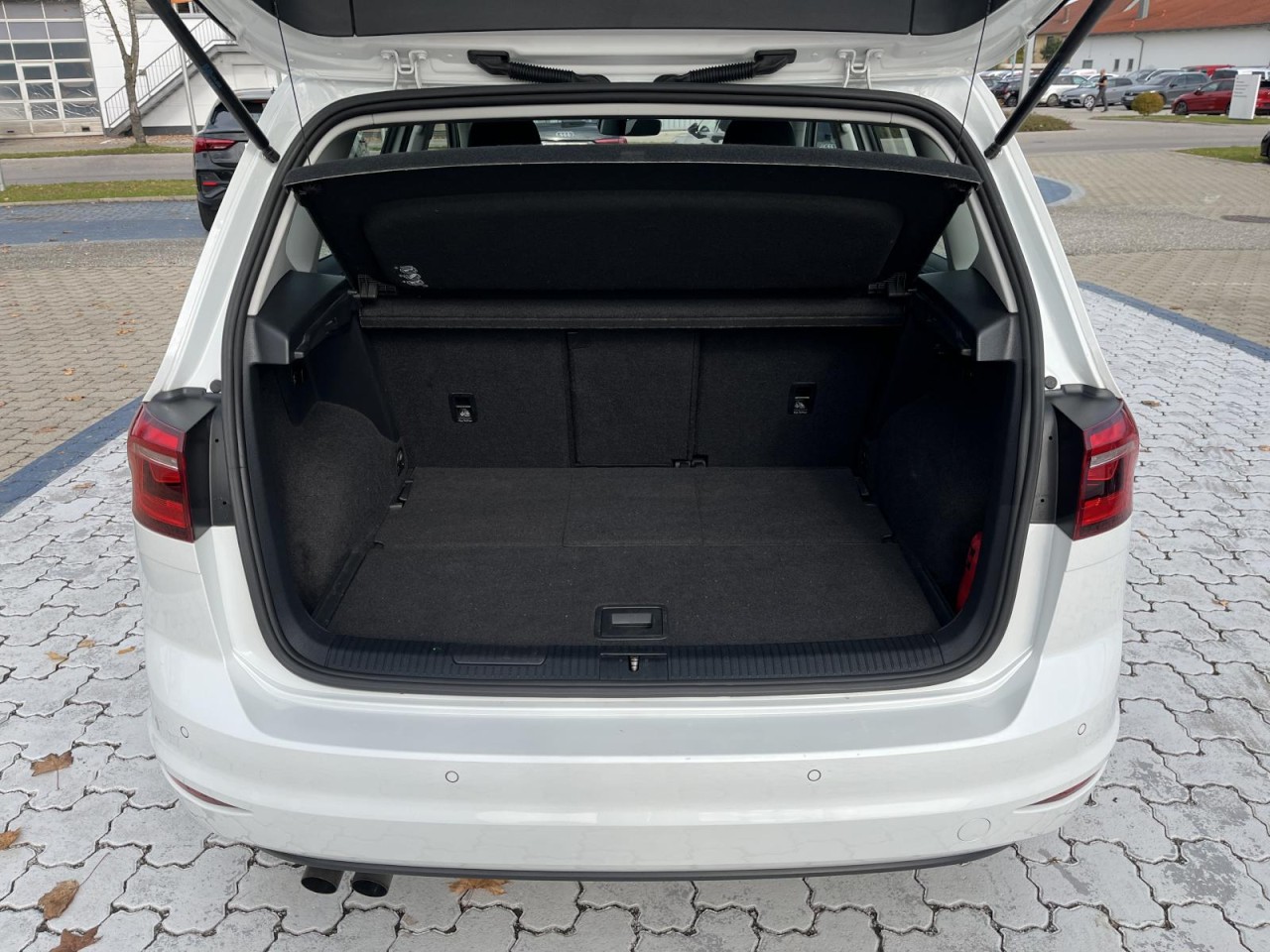 Golf Sportsvan 1.4 TSI Highline (AHK,Xenon,Media-Radio)